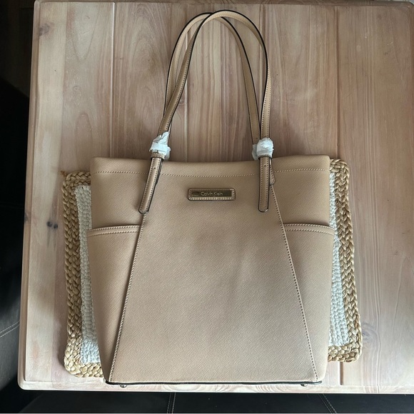 CALVIN KLEIN NWT Large Tote Nude Saffiano Leather Handbag H2RB1283 - Picture 4 of 16